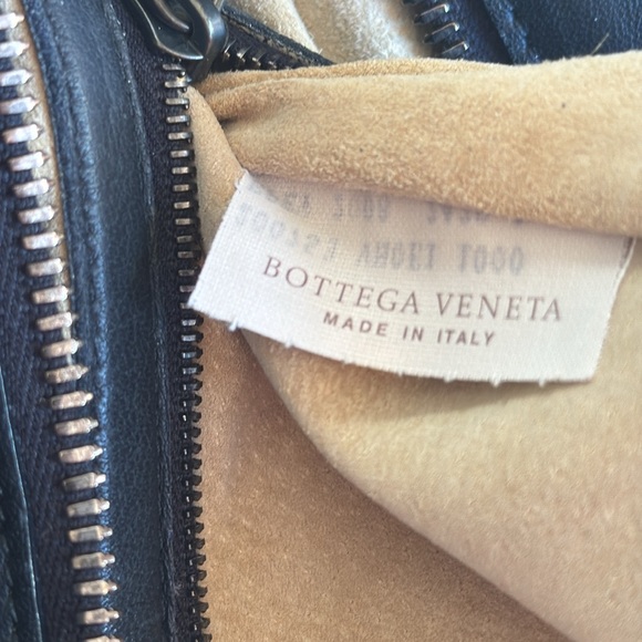 BOTTEGA VENETA Padded Black Intrecciato-Trimmed Leather Satchel. RT $ 3998. - Picture 13 of 16